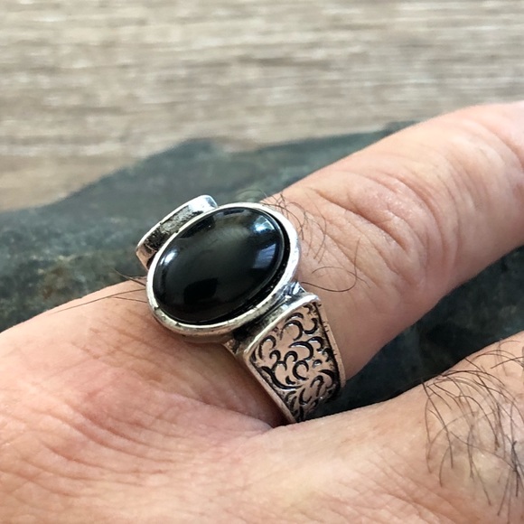 SOLD - Ring - Picture 2 of 4